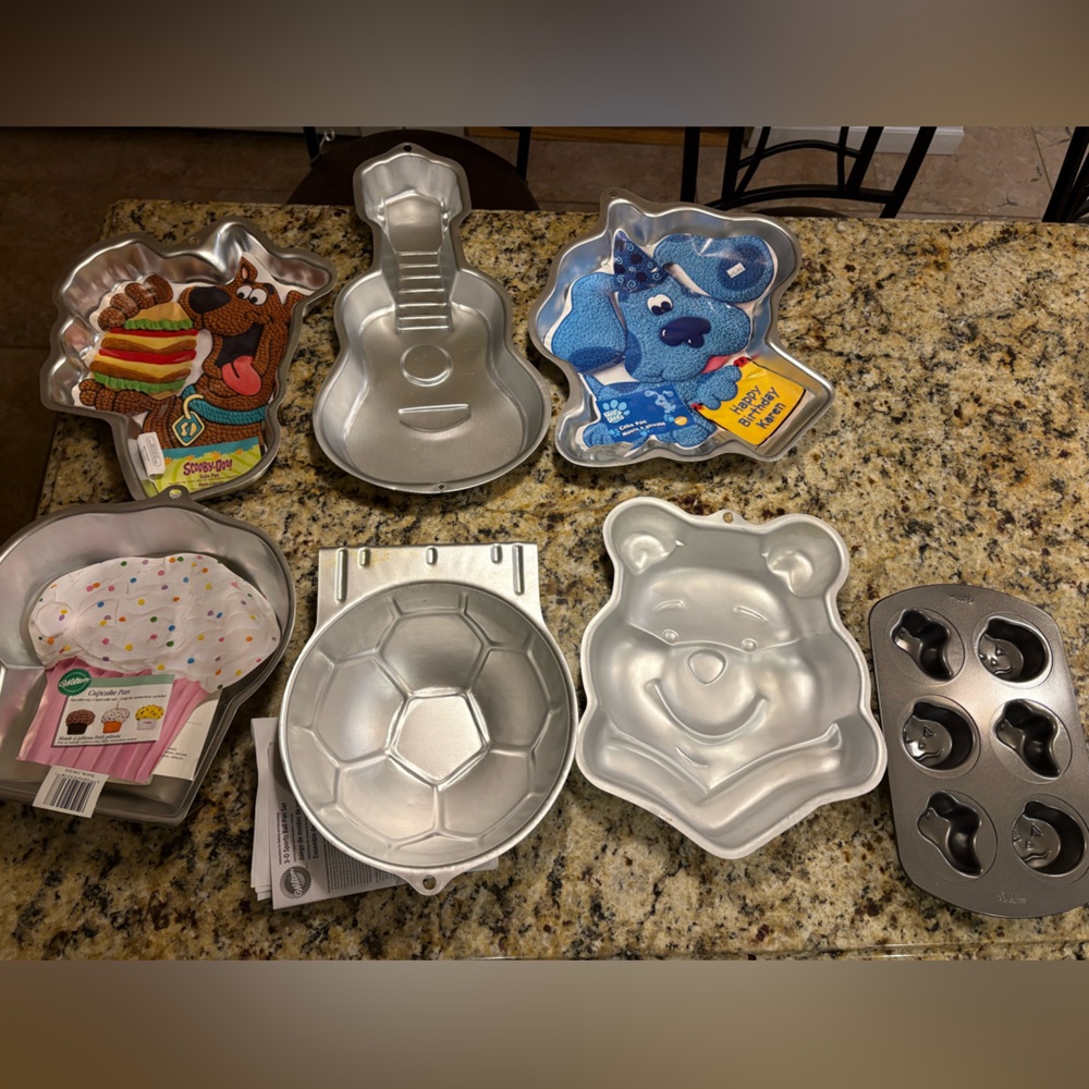 Wilton Silver Novelty Cake Pans Set